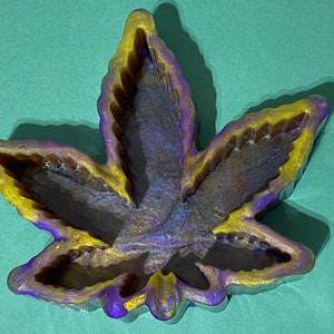 Marijuana Leaf Ashtray