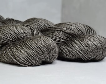 Undyed strands of yarn; Silk and yak wool, Soft and warm yarn; Fingering yarn