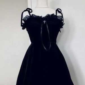 Robe d'été gothique lolita bordée de dentelle