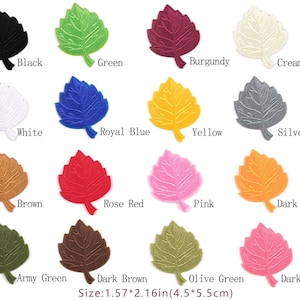 Può includere: Una collezione di applicazioni a forma di foglia in vari colori, tra cui nero, verde, bordeaux, crema, bianco, blu reale, giallo, argento, marrone, rosa rosso, rosa, giallo scuro, verde militare, marrone scuro, verde oliva e rosa scuro. Ogni foglia misura 4,5 x 5,5 cm.