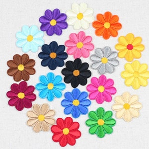 22 Colors Sun Flower Embroidery Patch 4cm Flower Patches Iron on/Sew on Daisy Applique DIY Craft Badge Clothes Decoration Accessories