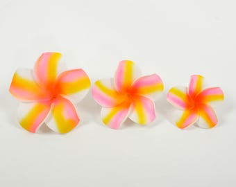 100 Fiori Artificiali Plumeria Frangipani In Schiuma EVA – Diametro 5 Cm, Bianco Con Giallo, Per Decorazioni Hawaiane E Piscina