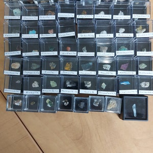 HUGE REDUCTION ! Big Collection 57 mineral MICROMOUNTS