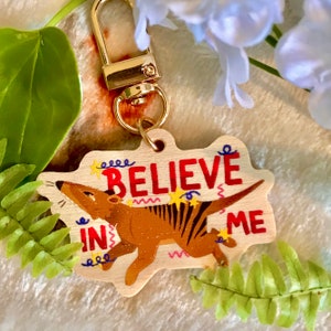 Thylacine ‘believe in me’ wooden keychain