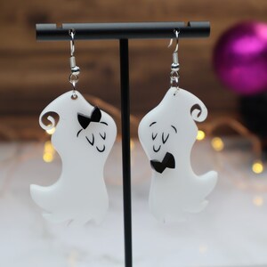 Ghost Couple (Medium White Version/closed Eyes) Earrings