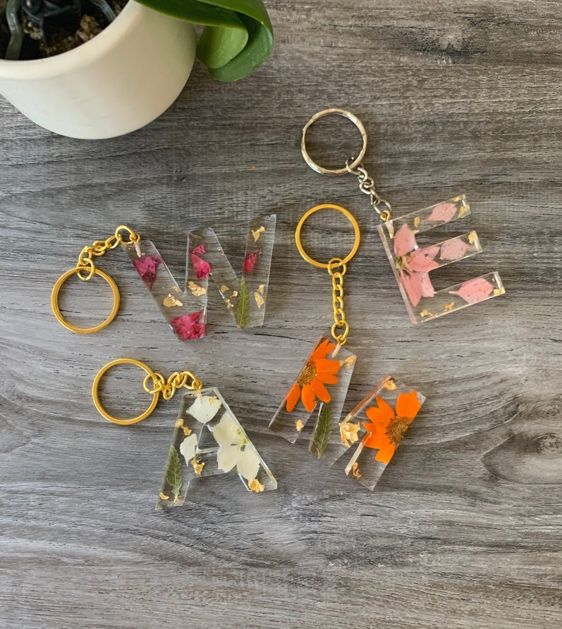 Resin Initial Keychain Resin Keychain Pressed Flower Etsy