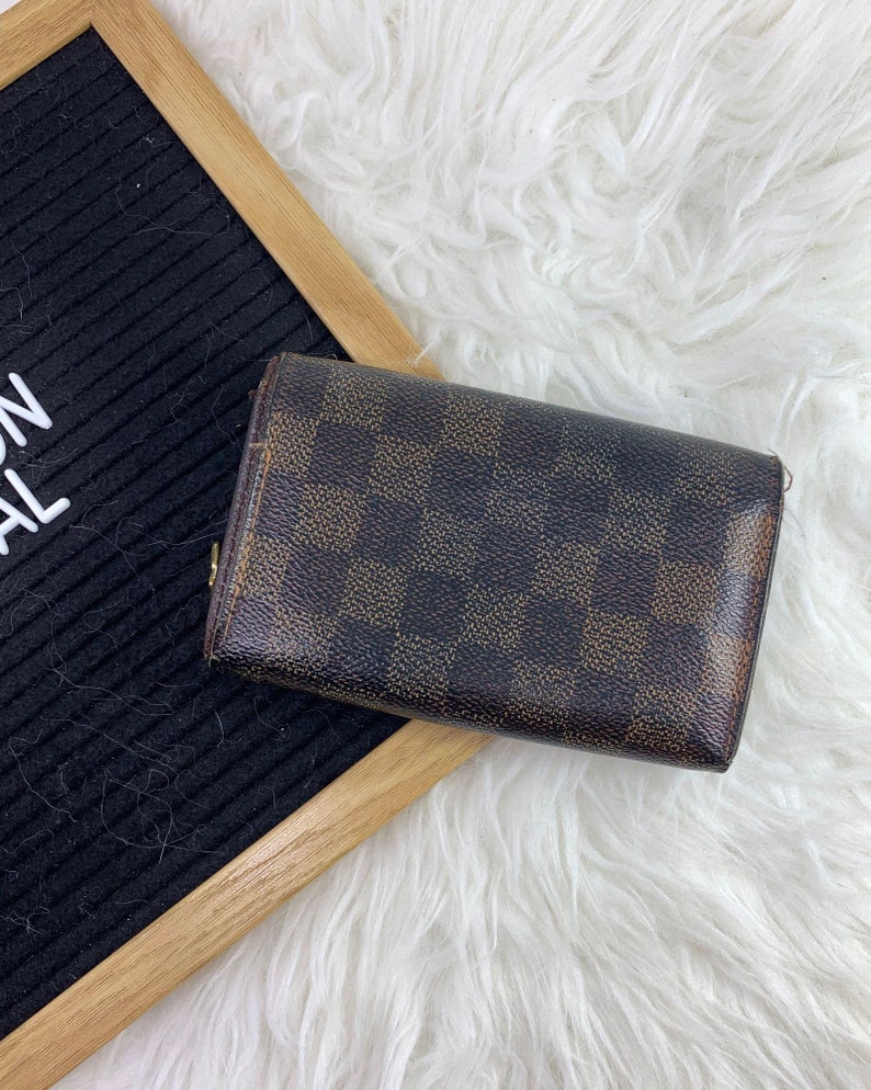 Making a D.I.Y Louis Vuitton Card Holder Wallet! 