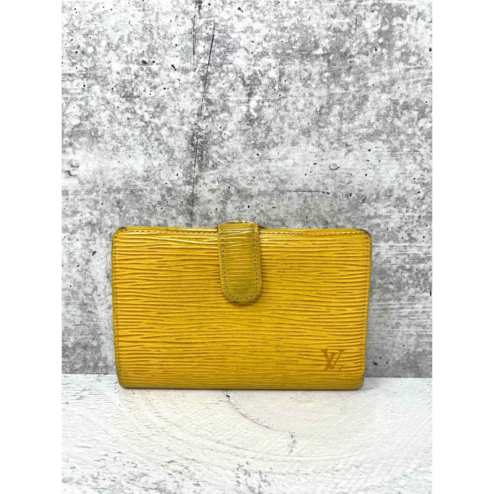 Louis Vuitton Vintage - Epi Pochette Accessoires Bag - Yellow - Leather and  Epi Leather Handbag - Luxury High Quality - Avvenice