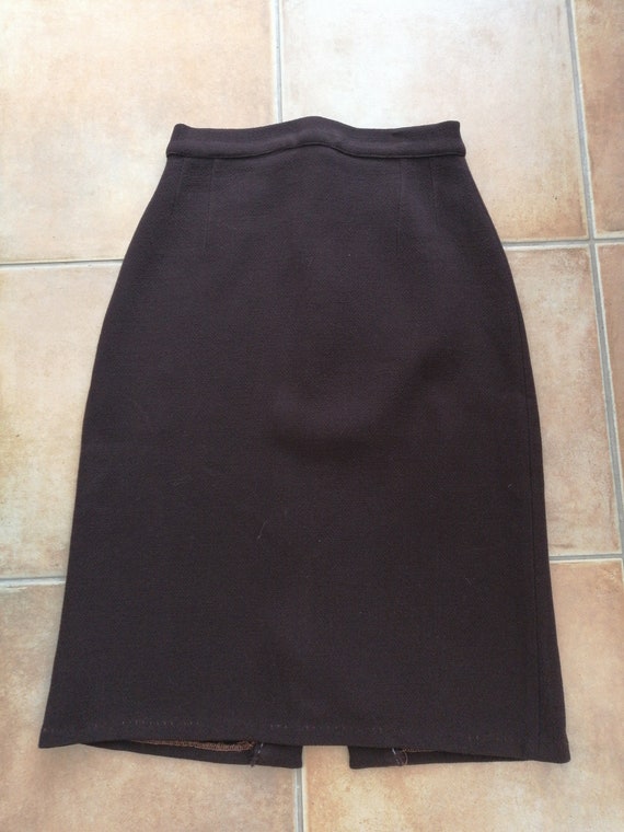 40s style brown skirt