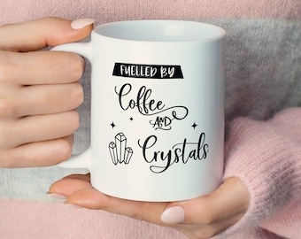 Alimentado por café & cristales taza, taza amante de cristal, taza amante de la piedra preciosa, tazas de té de café espiritual, regalos de meditación, regalo de yoga, taza divertida