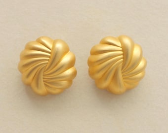 Vintage Gold Swirl Earrings – Bold Matte Clip On Jewelry_30