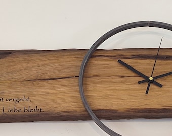 Moderne Holzuhr mit Spruch ,Wanduhr aus altem Eichenholz