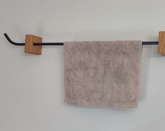 Moderner Handtuchhalter aus Eichenholz und Stahl