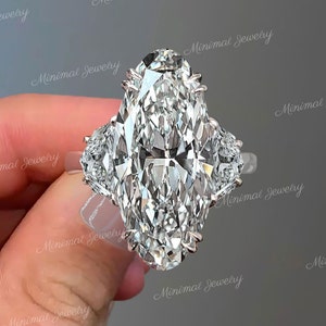 5.5CT Oval Moissanite Engagement Ring 14K Gold Three Stone Ring with Shield Side Stone Elongated Oval Wedding Ring for Women anniversary