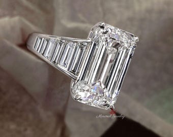 エメラルドカットモアッサナイト婚約指輪、8カラットソリティアワイド