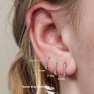 huggie hoop earrings,diamond huggies,14k solid gold huggie earrings,diamond hoops,cartilage hoop,cartilage earrings•helix hoop•tiny hoops