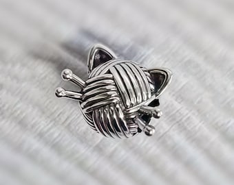 Sterling silver Cat yarn ball charm, knitting hobby yarn ball and cat charm, original s925 charm hole 4.5mm for bracelet, necklace pendant