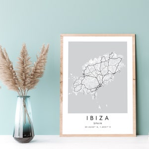 Ibiza Minimalist Map Print, Erinnere Dich An Urlaub oder Zuhause, Spanien Inseln Minimalist Maps Poster, gerahmte Karte in verschiedenen Größen