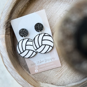 Volleyball Dangle Earring for her, Volleyball season, Volleyball Mom, Volleyball Mom gift, Sport Earring, Volleyball Apparel, Number Earring