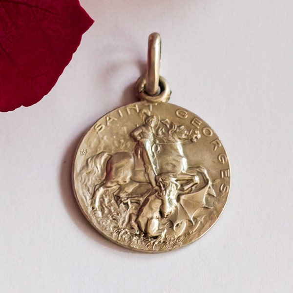Médaille religieuse ancienne edouardienne Saint Georges métal argenté Art Nouveau France