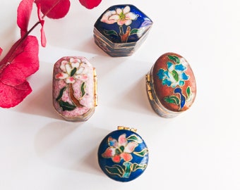 Set di 4 portapillole in ottone antico smaltato cloisonné