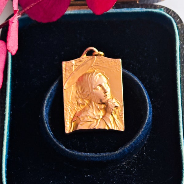 Old Edwardian religious medal Virgin Mary FIX maison Savard brass lined with 18k gold France Art Nouveau Belle Epoque