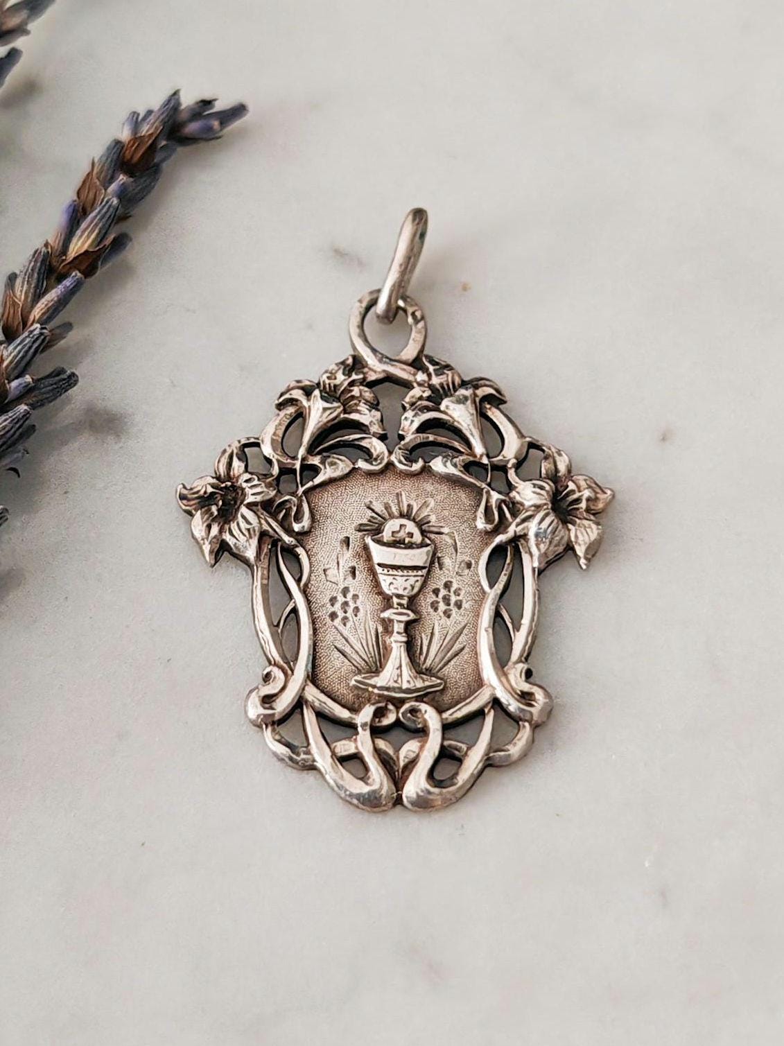 Ancienne Médaille religieuse Art Nouveau argent calice Argent