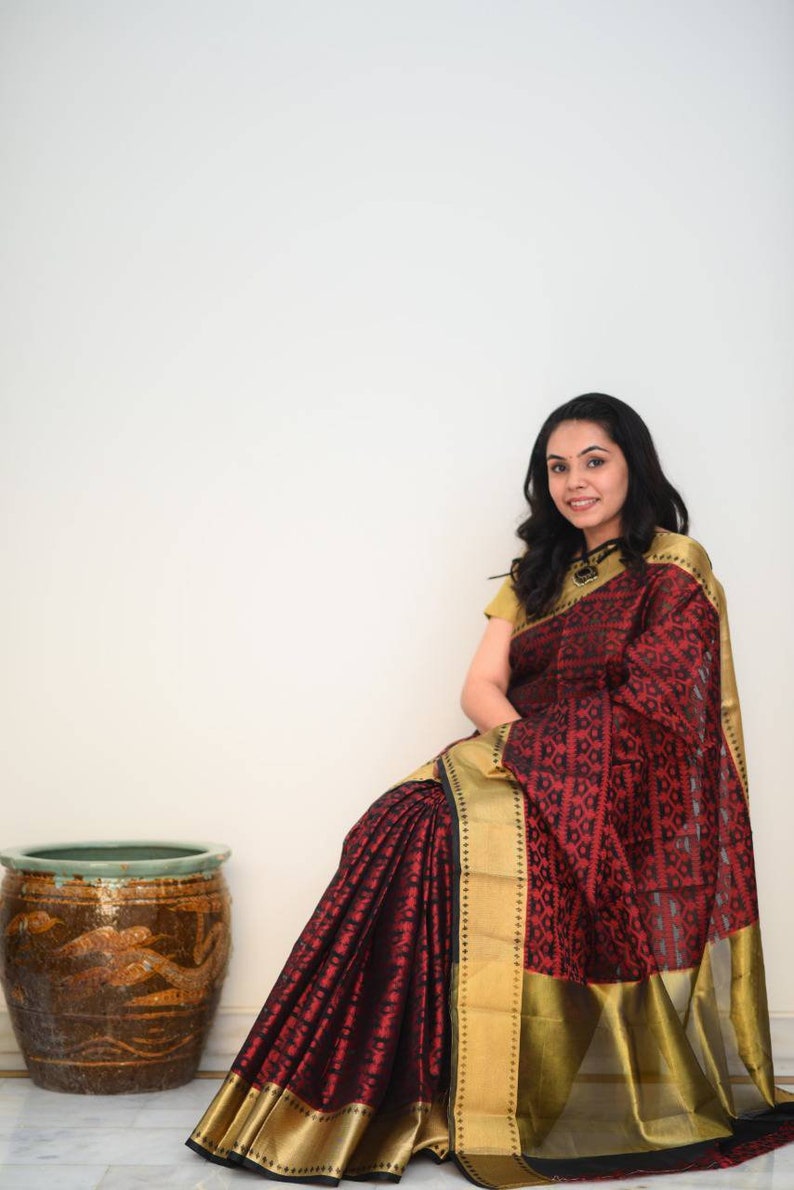 traditional saree,sari,saris. Red kora muslin weaving saree and blouse for women,saree dress,indian saree,designer saree,wedding saree