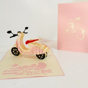 Niedliche Rosa Roller Motorrad Karte - Erstellt von Origami Pop Cards Sydney 3D Papier Pop Up Karten - OrigamiPopCards.com Hand Made with Love