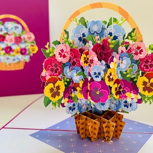 Magnifique panier de fleurs de pensées 3D Carte de voeux pop-up Joyeux anniversaire Fait main avec amour Merci Achetez en ligne https://origamipopcards.com/