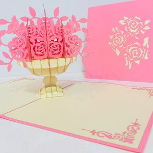 Pink Rose Bouquet Blumenkarte Erstellt von Origami Pop Cards Sydney Australia 3D Papier Pop Up Karten - OrigamiPopCards.com Hand Made with Love