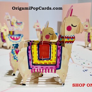 Tarjeta con dos llamas súper lindas - Creada por Origami Pop Cards Sydney, Australia - Tarjetas emergentes de papel 3D - OrigamiPopCards.com - Hechas a mano con amor
