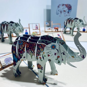 Bunte handbemalte Elefant Pop Up Karten - erstellt von Origami Pop Cards Sydney 3D Papier Pop Up Karten - OrigamiPopCards.com Hand Made with Love