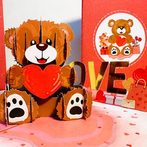 LOVE Brown Teddy trzymający serduszko i prezenty - 3D Pop Up Kartka z życzeniami Wszystkiego najlepszego z okazji urodzin Ręcznie robione SKLEP online https://origamipopcards.com/