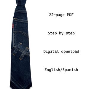 K&ouml;nnte beinhalten: Eine dunkelblaue Jeans-Krawatte mit Tasche und Ziern&auml;hten. Die Krawatte hat ein einzigartiges Design und enth&auml;lt den Text "22-page PDF", "Step-by-step" und "Digital download".