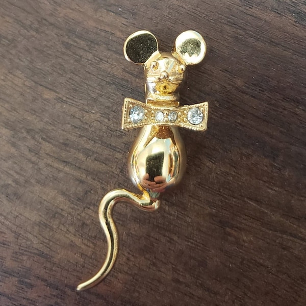 Vintage Trifari Mouse Brooch Pin | Mouse Pin with Moveable Rhinestone Bow | Trifari Jewelry | Trifari Rhinestone Pin | Vintage Animal Pin