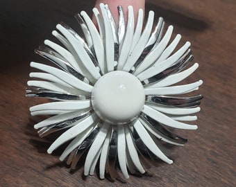 White & Silver Flower Brooch | Vintage Flower Brooch | Vintage Floral Pin | Silver White Flower Pin | Vintage Flower Gifts | Floral Pins