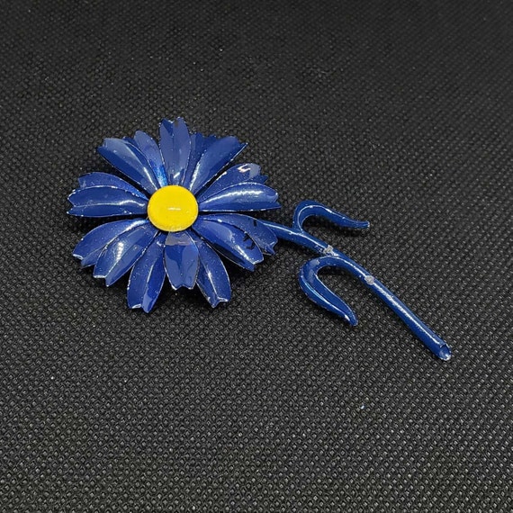 Vintage Flower Pin | Blue Daisy Brooch | Metal Da… - image 1