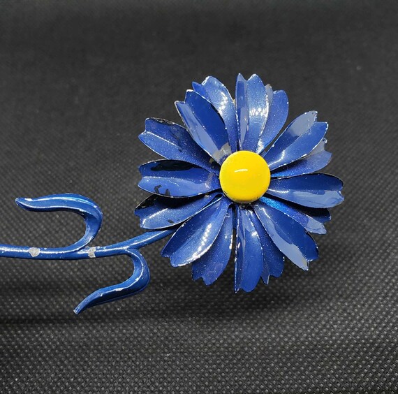 Vintage Flower Pin | Blue Daisy Brooch | Metal Da… - image 9