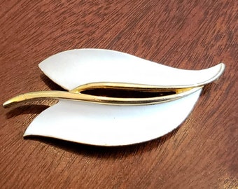 Vintage White Leaf Brooch | Vintage White Enamel Leaf Pin | Vintage Leaf Pin | Vintage Leaf Gifts | Leaf Jewelry | White Leaf Pin