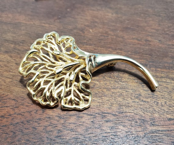 Vintage Flower Pin | Gold Tone Flower Brooch | Floral Gifts | Flower Jewelry | Vintage Floral Brooch | Flower Gifts for Her