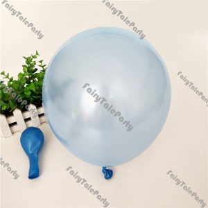 Kit de arco de guirnalda de globos con copos de nieve de color azul y morado, globos de látex con confeti para niños, suministros de decoración para fiestas temáticas de Frozen, 97/110 piezas imagen 6