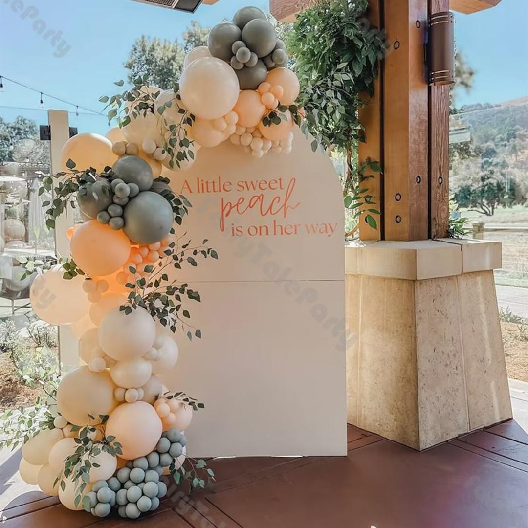 Kit ghirlanda di palloncini Boho Peach e Green: arco albicocca, salvia e oro - Italia