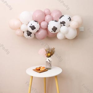 35pcs Pink and White Latex Balloon Kit Children&#39;s Farm Theme Birthday Party Decor Supplies Copeland Balloon Garland Kit for Baby Shower