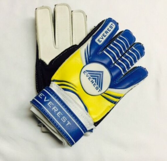 youth soccer goalie gloves with finger savers