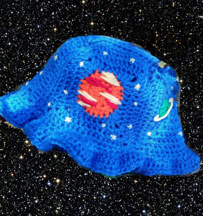 Babykids outer space crochet sun hat.