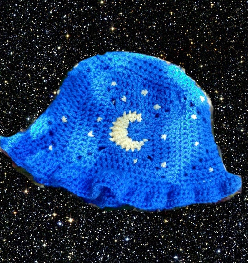 Babykids outer space crochet sun hat.
