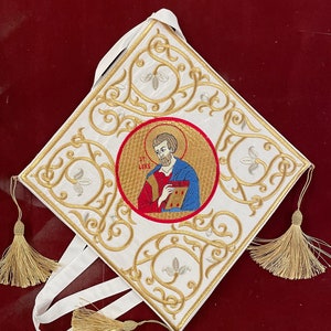Orthodox priest palitsa Epigonation with the icon of st. Luke