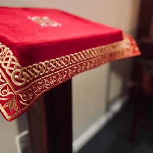 Analogia cover fully embroidered gold metallic and silver threads