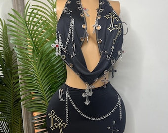 Vestido gótico negro para rave, atuendo alternativo, top con cuello vuelto, falda con ojales, atuendo para rave, festival, estrella de rock, metal, cadenas